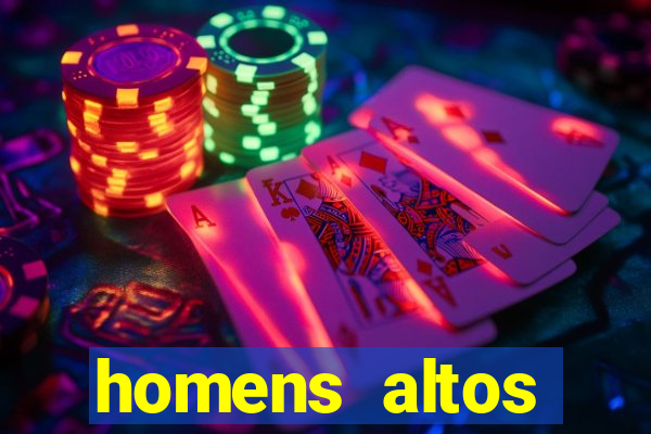 homens altos sarados pelados